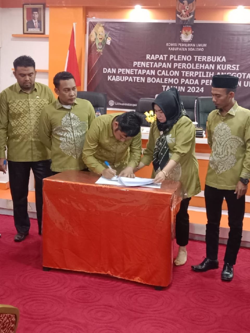 Rapat Pleno Kpu Boalemo Resmi Tandatangani Penetapan Perolehan Kursi