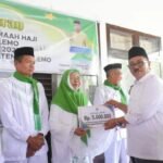 Bupati Rum Pagau Bekali Jamaah Haji Boalemo dengan Uang Saku Rp5 Juta dan Nasihat Spiritual