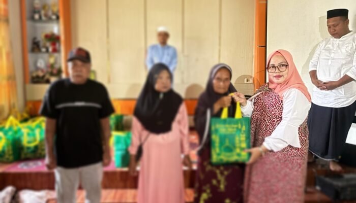 Buka Puasa Bersama Edisi Ketiga, Puskesmas Botumoito Salurkan Paket Idul Fitri bagi Kaum Dhuafa