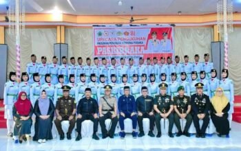 Menuju Detik-Detik Proklamasi,Wabup Lahmuddin Hambali  Kukuhkan Paskibraka Boalemo