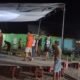 Rema Muda Lahumbo Gotong Royong Buat Panggung Kesenian KKN, Kades Risman Turun Tangan Pikul Bambu