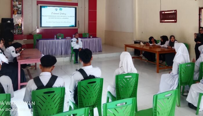 Adab di Atas Ilmu, Pesan di Balik Wawancara Siswa SMA Negeri 2 Tilamuta dengan Aparat Desa